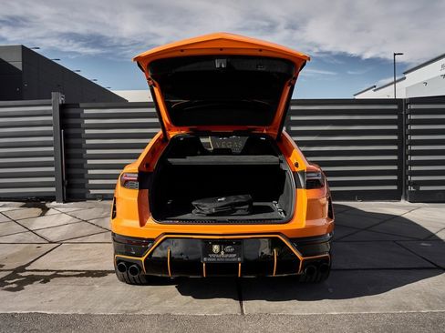 Used 2025 Lamborghini Urus SE image 15