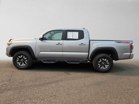 Used 2021 Toyota Tacoma TRD Off-Road AWD/4WD image 7