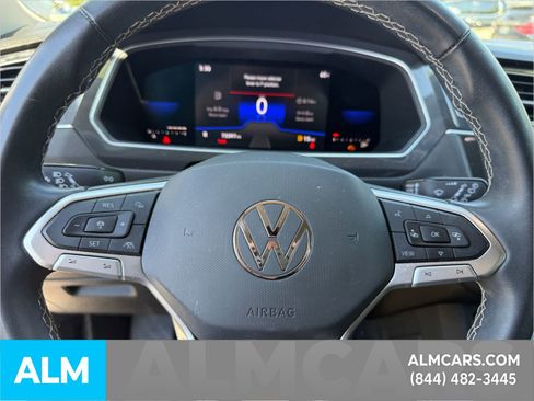 Used 2022 Volkswagen Tiguan SE image 21