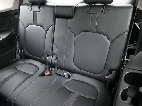 Used 2025 Honda Pilot EX-L image 35