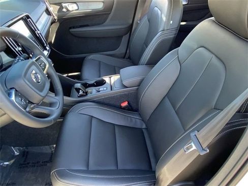 New 2026 Volvo XC40 B4 Core image 20