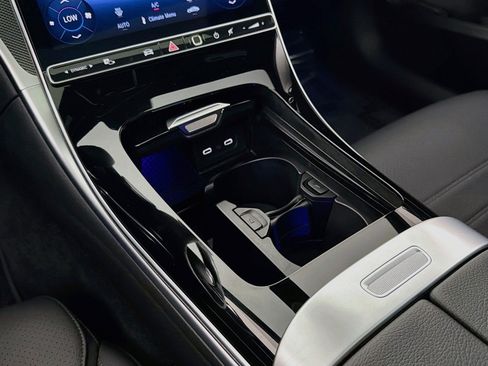 Certified 2025 Mercedes-Benz C 300 Sedan image 6