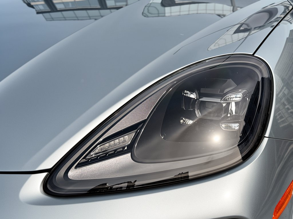 Certified 2022 Porsche Cayenne Turbo AWD/4WD image 12