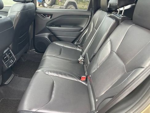 Used 2025 Subaru Forester Limited AWD/4WD image 13