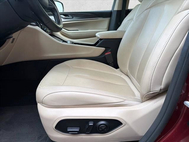 Used 2021 Jeep Grand Cherokee L Limited AWD/4WD image 13