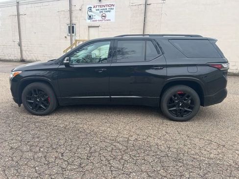 Used 2020 Chevrolet Traverse Premier w/ Redline Edition AWD/4WD image 3
