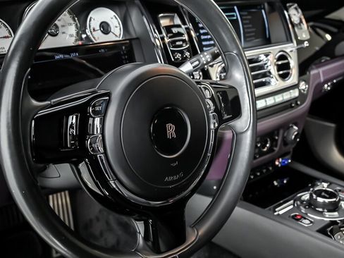 Used 2018 Rolls-Royce Wraith RWD image 22