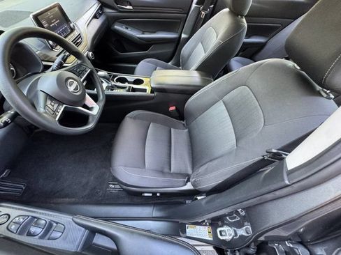 Used 2024 Nissan Altima 2.5 SV FWD image 22