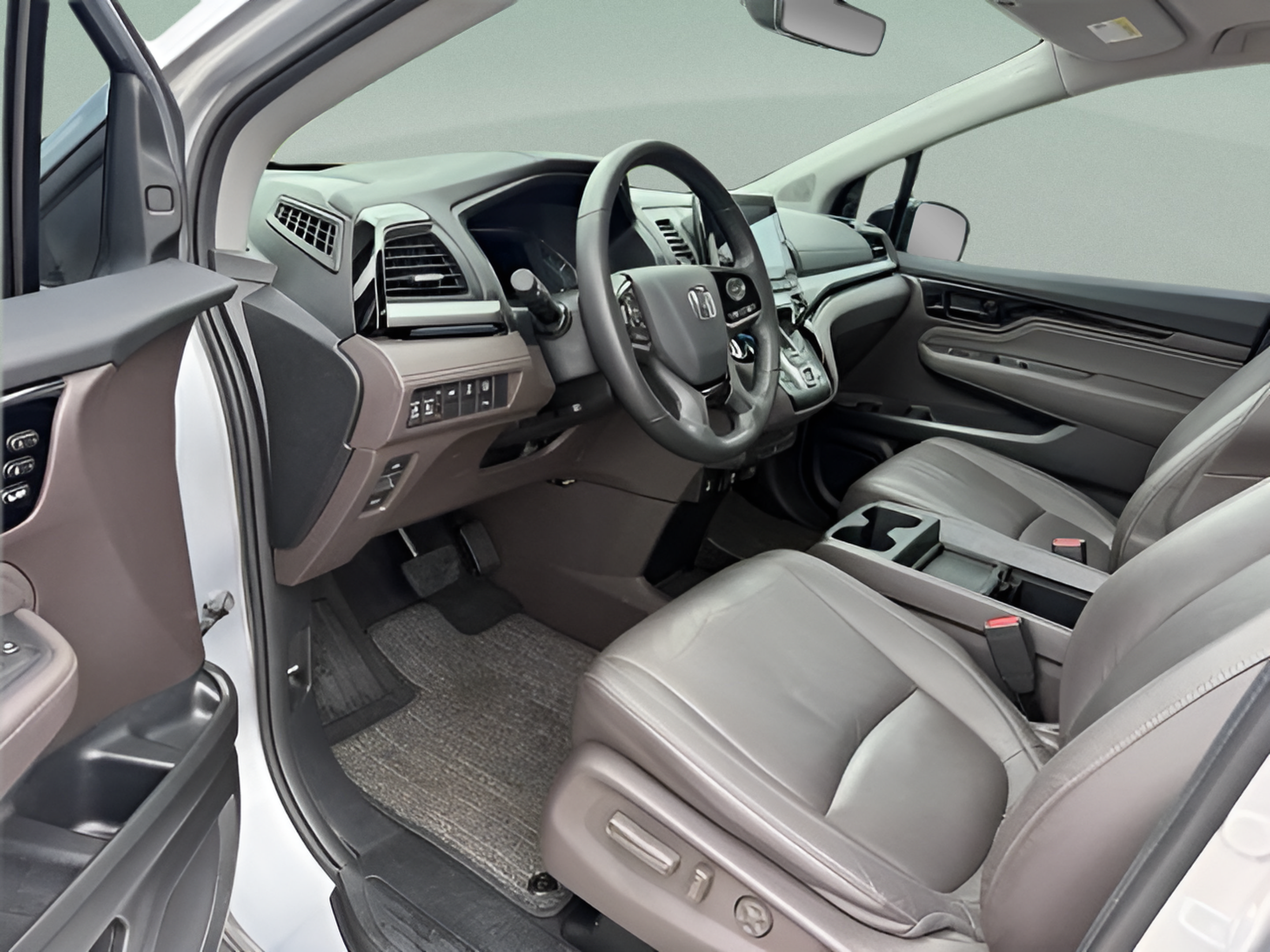 Certified 2024 Honda Odyssey Touring image 9