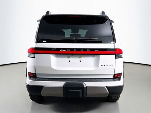 Used 2024 Lexus GX 550 image 6