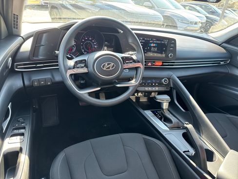 Certified 2023 Hyundai Elantra SEL image 22