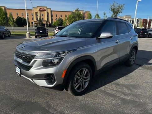 Used 2021 Kia Seltos S AWD/4WD image 2