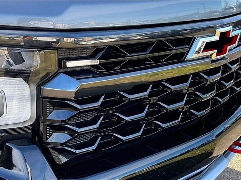 Used 2024 Chevrolet Silverado 1500 ZR2 image 33