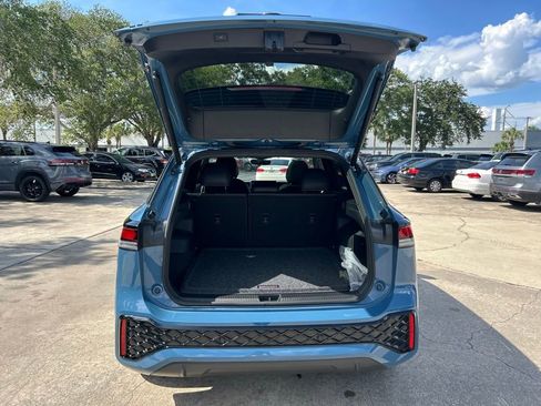 Used 2025 Volkswagen Tiguan SE R-Line FWD image 50
