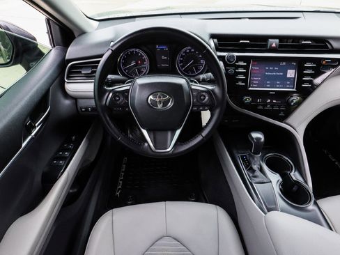 Used 2020 Toyota Camry SE FWD image 21