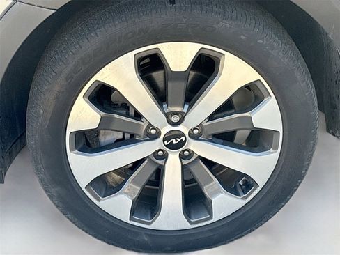 Used 2022 Kia Telluride EX w/ EX Premium Package image 32