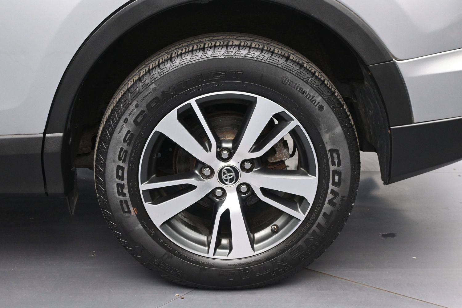 Used 2016 Toyota RAV4 XLE AWD/4WD image 12