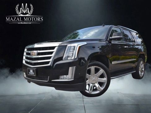 Used 2018 Cadillac Escalade Luxury AWD/4WD image 2
