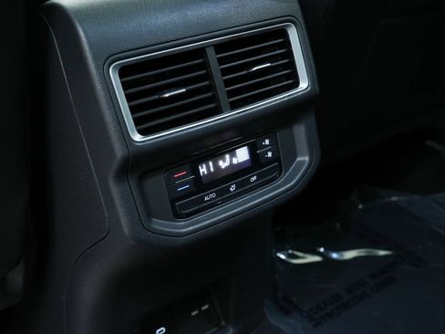 Used 2024 Volkswagen Atlas Peak Edition SE AWD/4WD image 24