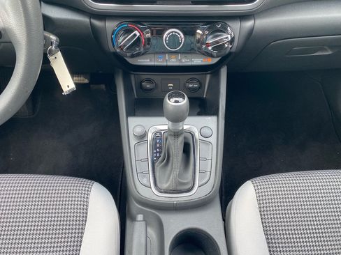 Used 2022 Hyundai Kona SE FWD image 20