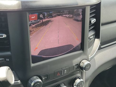 Used 2024 RAM 3500 Big Horn AWD/4WD image 16