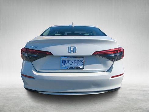 Used 2024 Honda Civic EX image 4