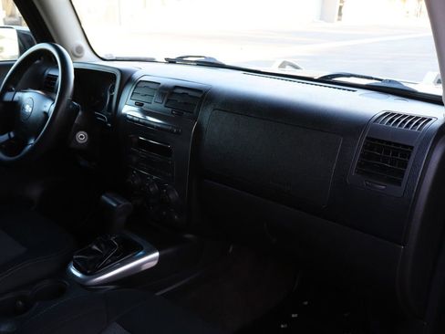 Used 2006 HUMMER H3 w/ Chrome Appearance Package image 17