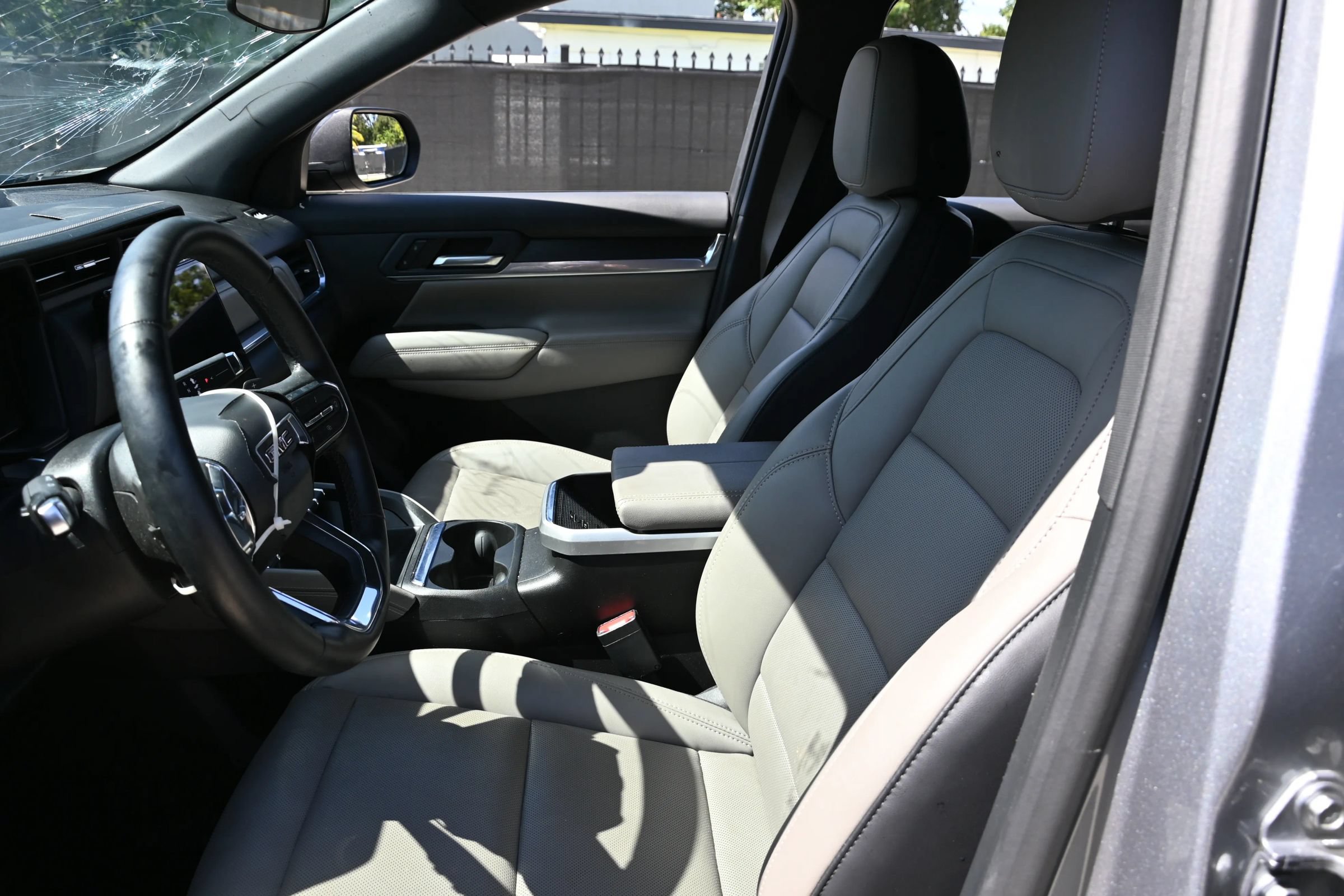 Used 2026 GMC Terrain Elevation w/ Elevation Premium Package FWD image 9