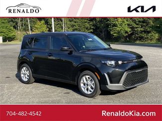 New 2025 Kia Soul LX image 1