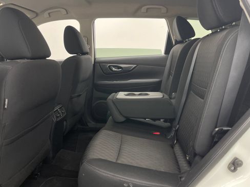 Used 2017 Nissan Rogue SV AWD/4WD image 36