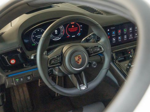 Certified 2025 Porsche Panamera RWD image 20