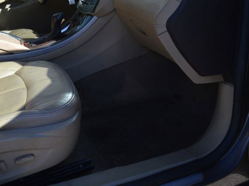 Used 2010 Buick LaCrosse CXL image 21