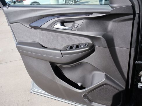 Used 2023 Chevrolet TrailBlazer LT w/ Convenience Package image 37