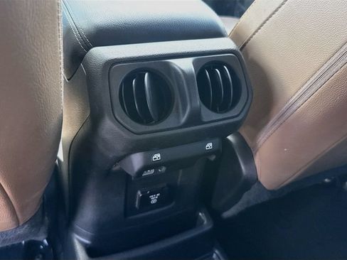 Used 2022 Jeep Wrangler Unlimited Sahara w/ Cold Weather Group AWD/4WD image 28