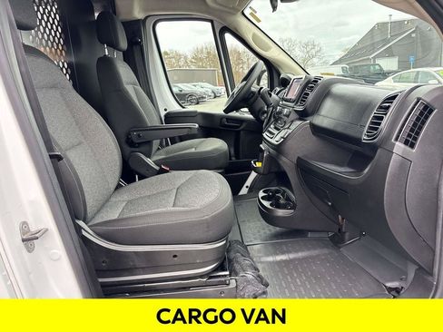 Used 2025 RAM ProMaster 2500 w/ U-Haul Equipment Group FWD image 11