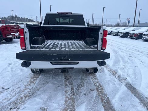 Used 2024 Chevrolet Silverado 2500 High Country w/ Technology Package image 11