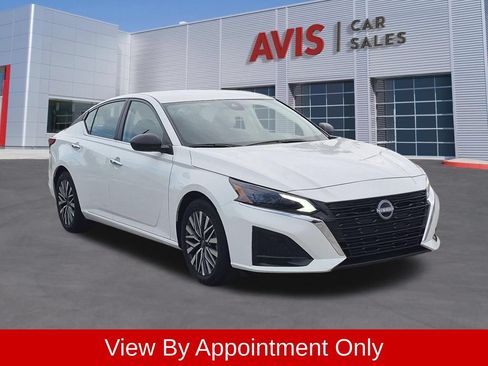 Used 2025 Nissan Altima 2.5 SV FWD image 3