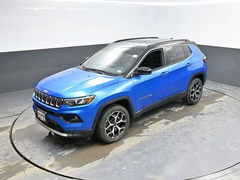 Used 2025 Jeep Compass Limited image 38