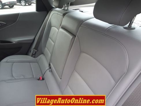 Used 2017 Chevrolet Malibu LT w/ Leather Package image 25