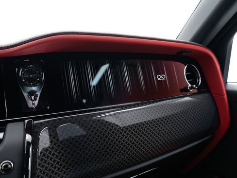 New 2026 Rolls-Royce Cullinan Black Badge image 48