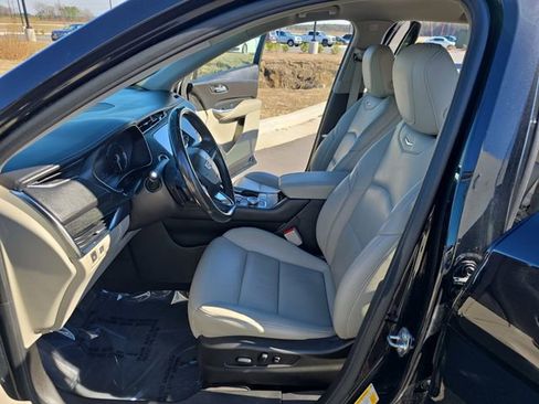 Used 2022 Cadillac XT4 Premium Luxury w/ Safety Alert Package image 11