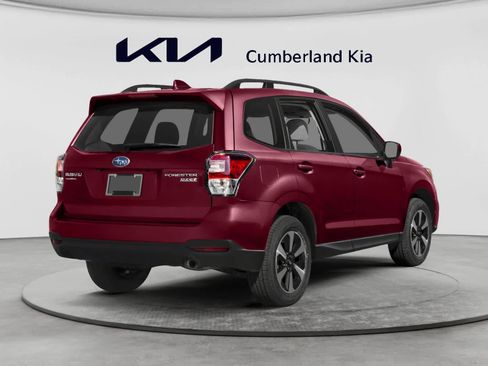 Used 2018 Subaru Forester 2.5i Premium AWD/4WD image 2