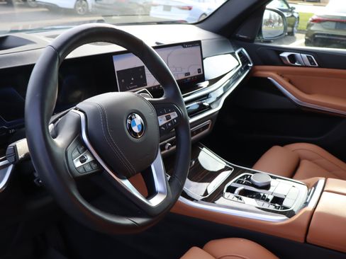 Used 2025 BMW X5 xDrive40i image 10