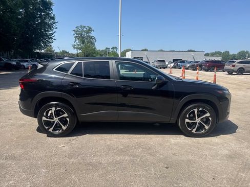 Used 2025 Chevrolet Trax RS FWD image 6