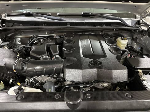 Used 2018 Toyota 4Runner SR5 RWD image 25