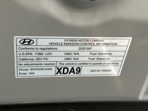 Used 2025 Genesis Electrified GV70 AWD/4WD image 37
