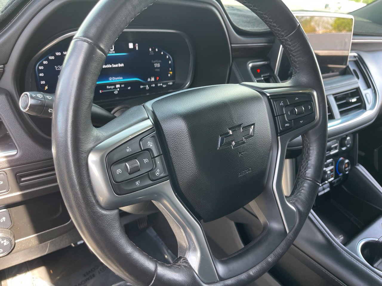 Used 2022 Chevrolet Tahoe Z71 w/ Luxury Package AWD/4WD image 26