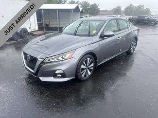 Used 2021 Nissan Altima 2.5 SL FWD video 1