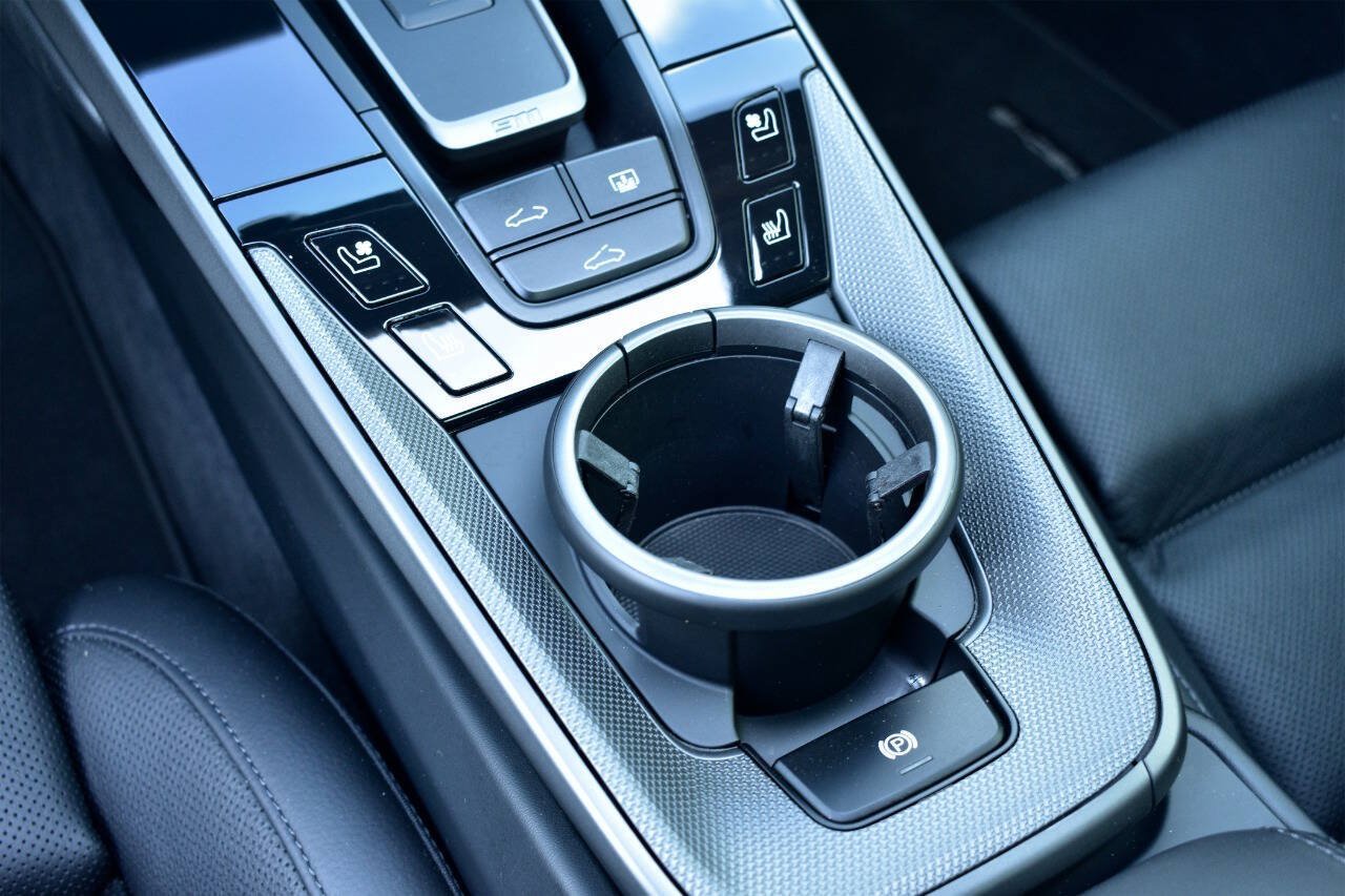 Used 2020 Porsche 911 Carrera image 16