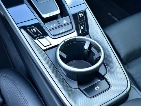 Used 2020 Porsche 911 Carrera image 16